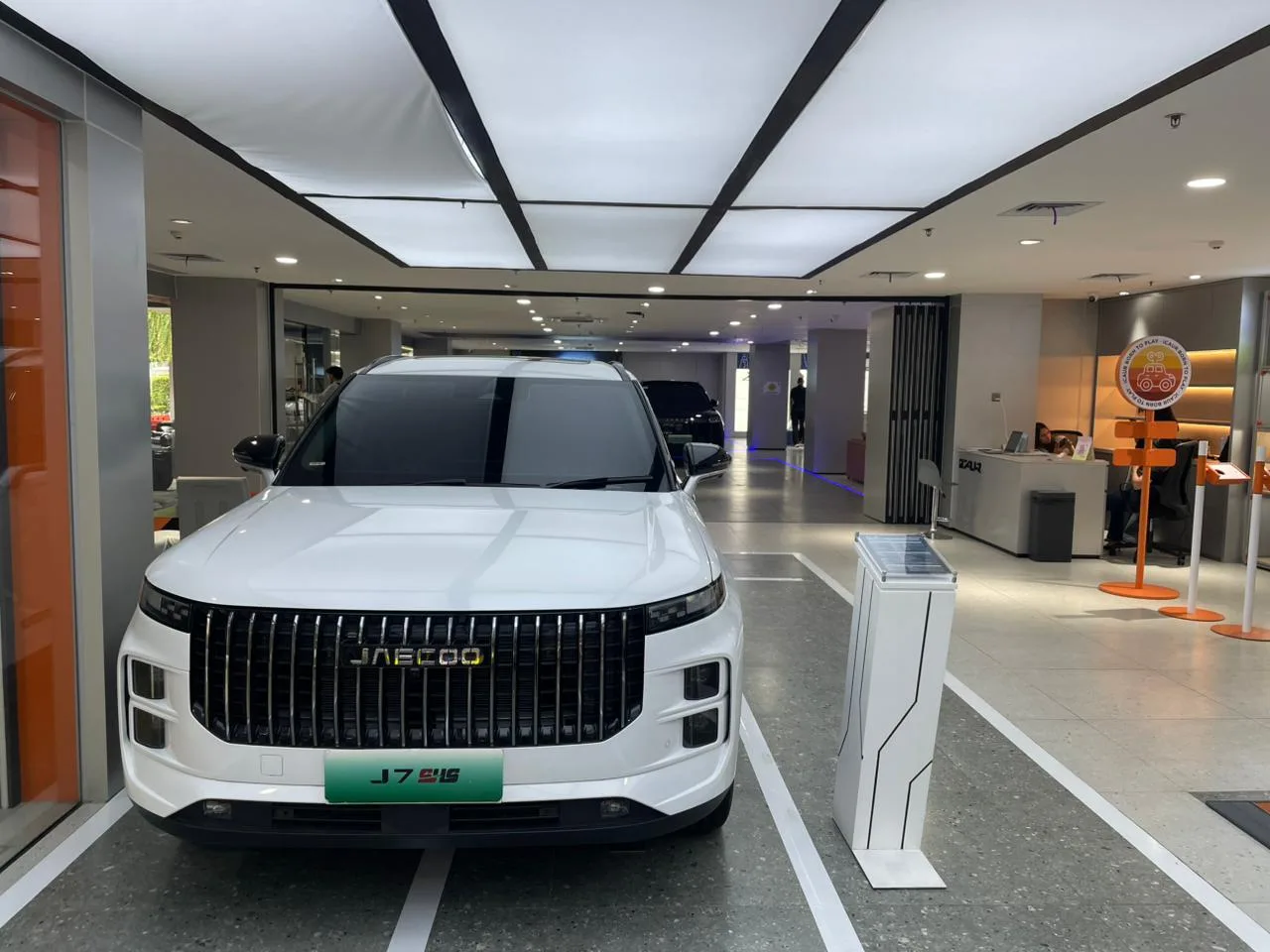 Interior showroom JAECOO Kuningan
